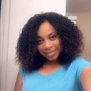 Meet your Posher, Stefany